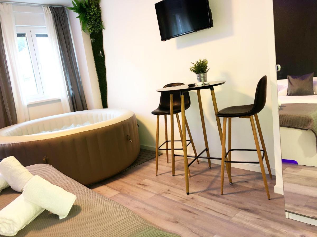 Apartment Zagreb Jacuzzi Экстерьер фото