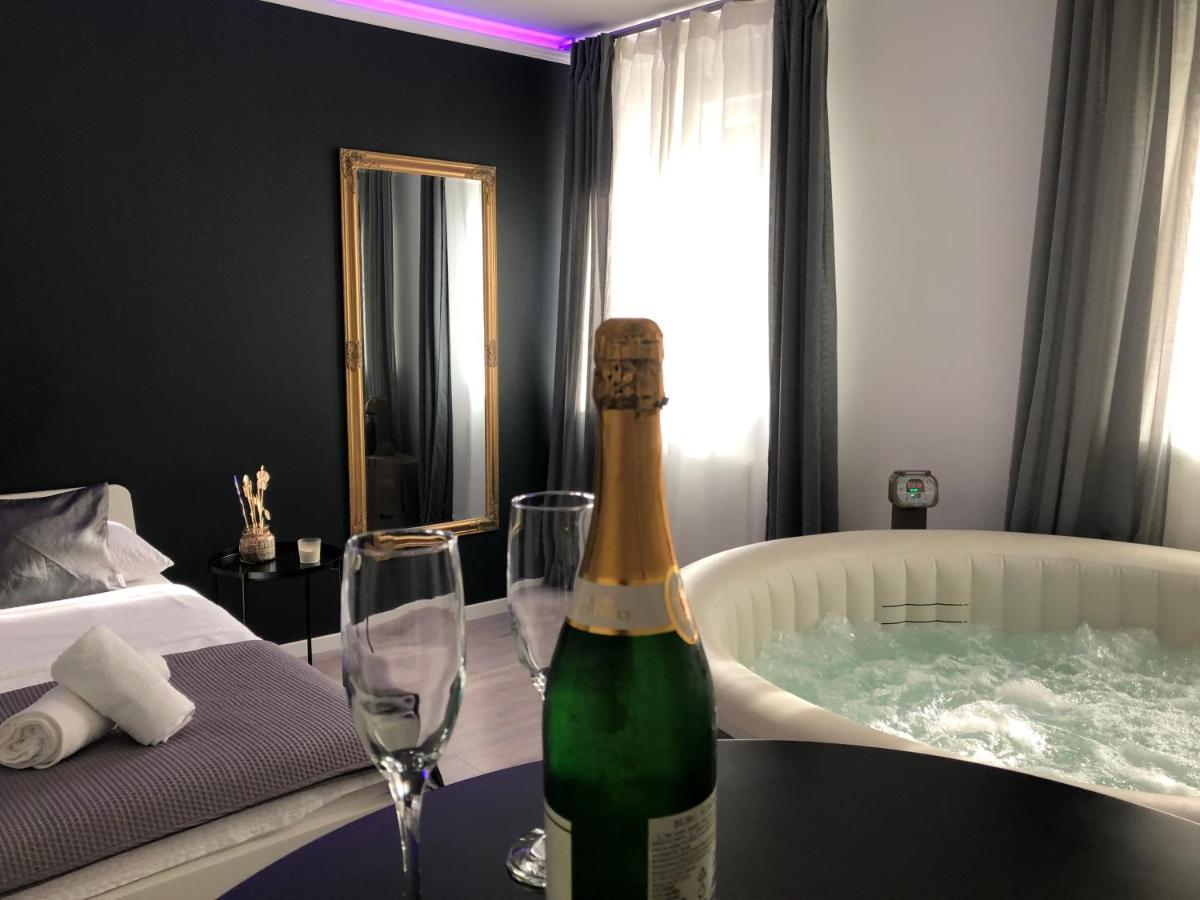 Apartment Zagreb Jacuzzi Экстерьер фото