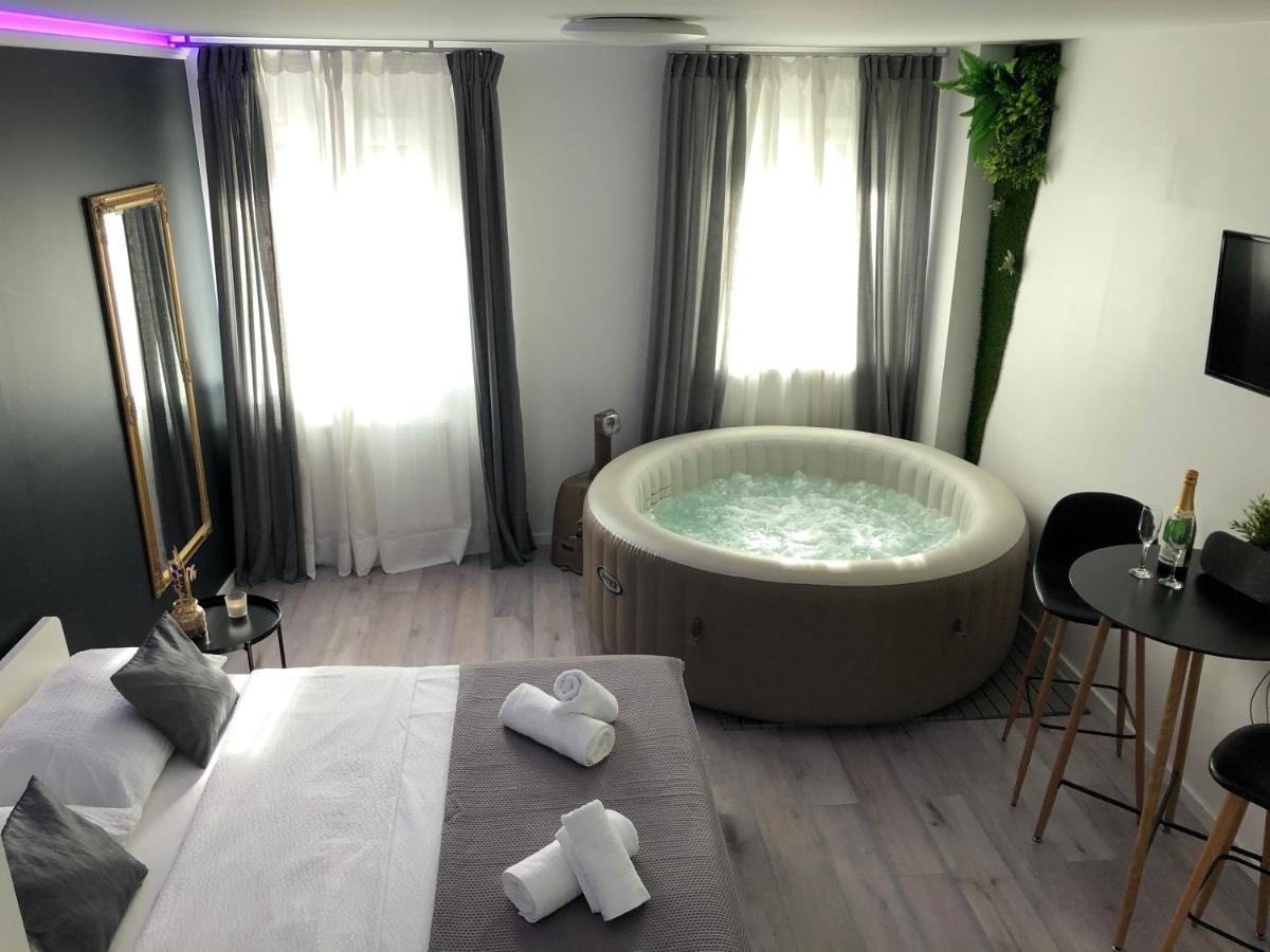 Apartment Zagreb Jacuzzi Экстерьер фото