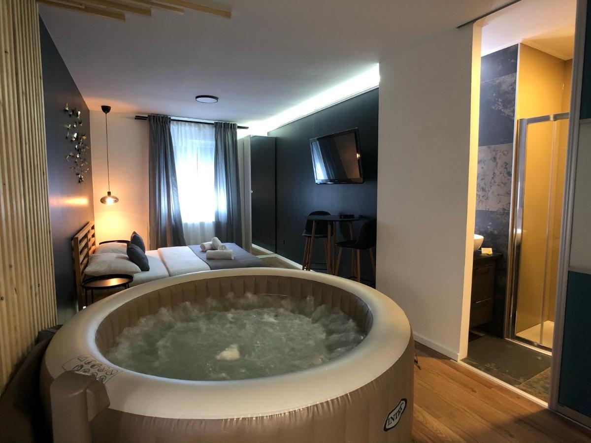 Apartment Zagreb Jacuzzi Экстерьер фото